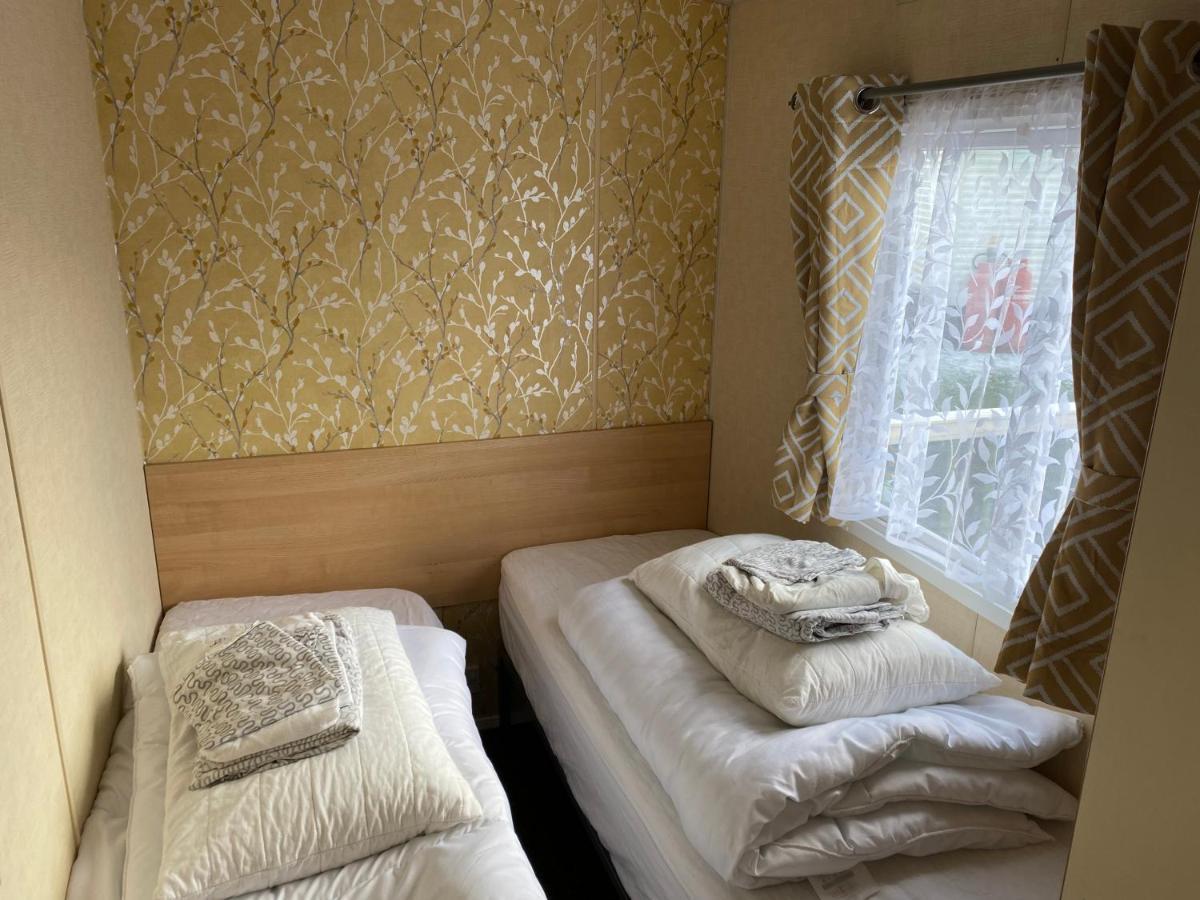 3 Bedroom 8 Berth Standard Basic Caravans With Hot Tub,Mountain Bikes Tattershall Eksteriør billede