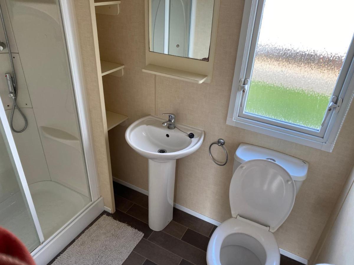 3 Bedroom 8 Berth Standard Basic Caravans With Hot Tub,Mountain Bikes Tattershall Eksteriør billede